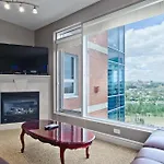 O Hotel Suites Five West